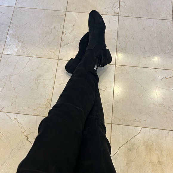 Thigh High Boots, Black Suede by Dolce Vita, Short Heel, 27.5” tall, Sz 8.5 - Picture 15 of 15